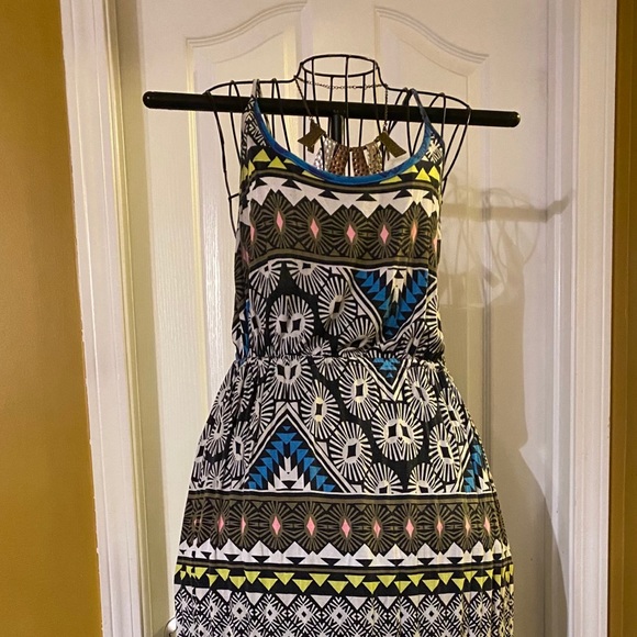 Modern-Aztec/Geometric Pattern - Picture 4 of 5